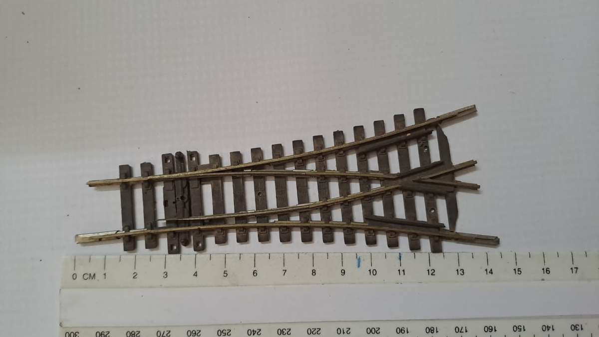 Model Trains HO Peco 1 x Y Points.