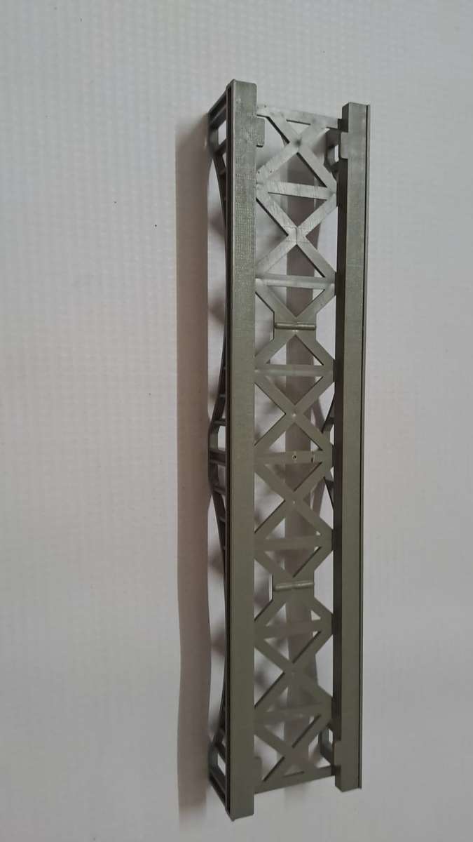 Model Trains HO 1 x Straight low bridge. Plastic, see Pic's.