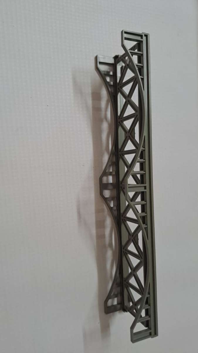 Model Trains HO 1 x Straight low bridge. Plastic, see Pic's.