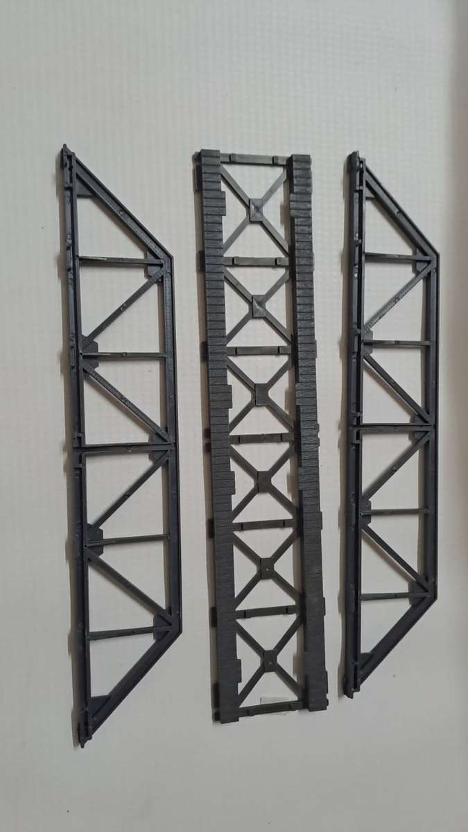 Model Trains HO 1 x Straight Truss Bridge. Plastic.
