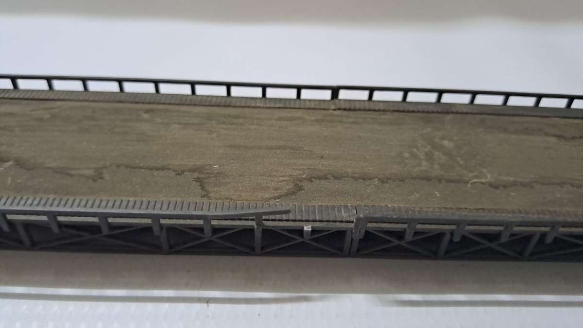 Model Trains HO 1 x Straight car bridges. Plastic, see Pic's. Small damage on railings.