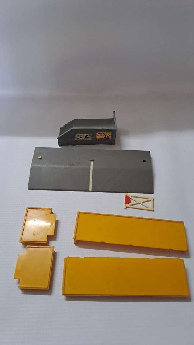 Model Trains HO 1 x Part for Scratch Build. Scrap (See pic's) (Lot 5)