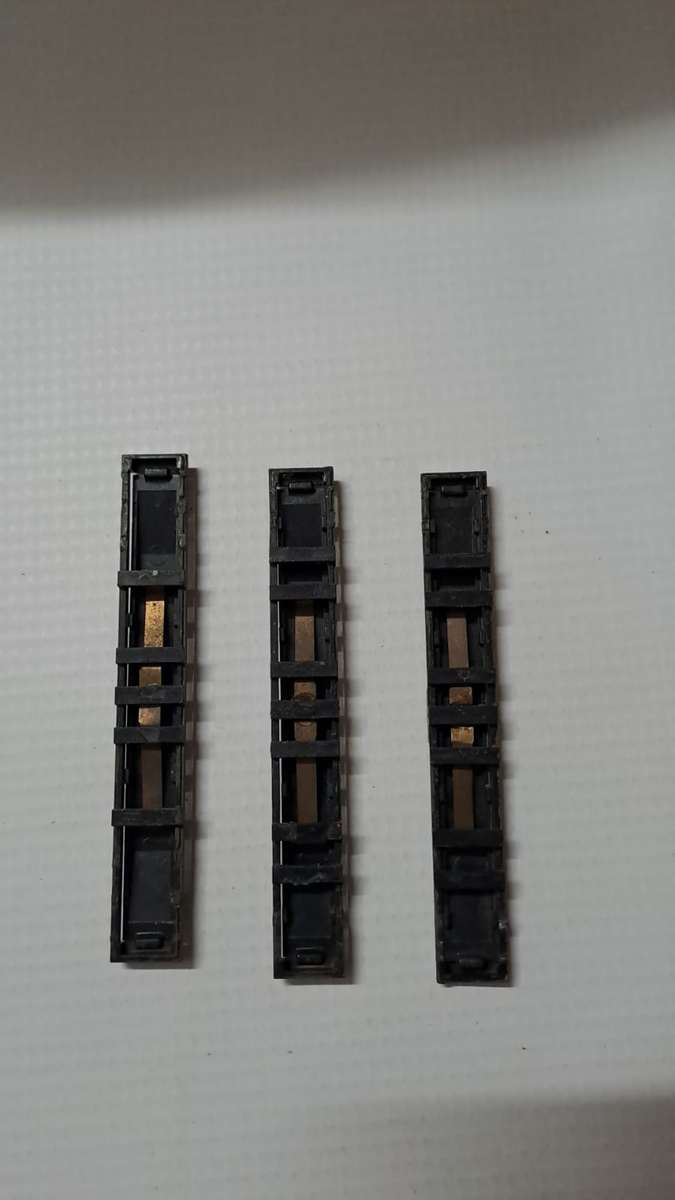 Model Trains HO 3 x Uncouplers no levers.