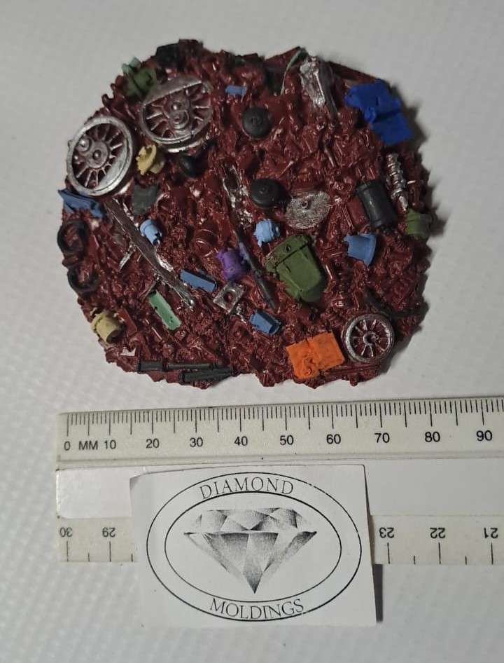 Model Trains H0 1/87 - Scale - Scrap yard - Yard Rond - 7mm x 43mm x 12mm