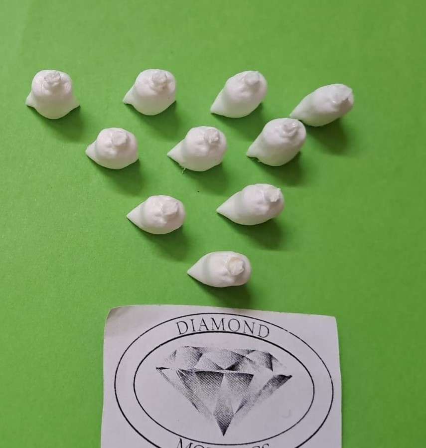 Model Trains 1:87 HO - Flour bags smaller (10 pack) - 11mm x 7mm x 14mm