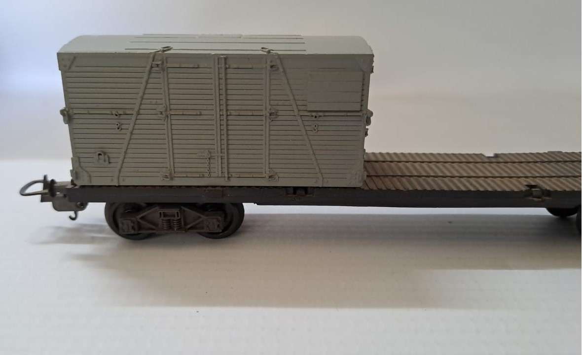 Model Trains HO-Scale 1 x Container load gray.