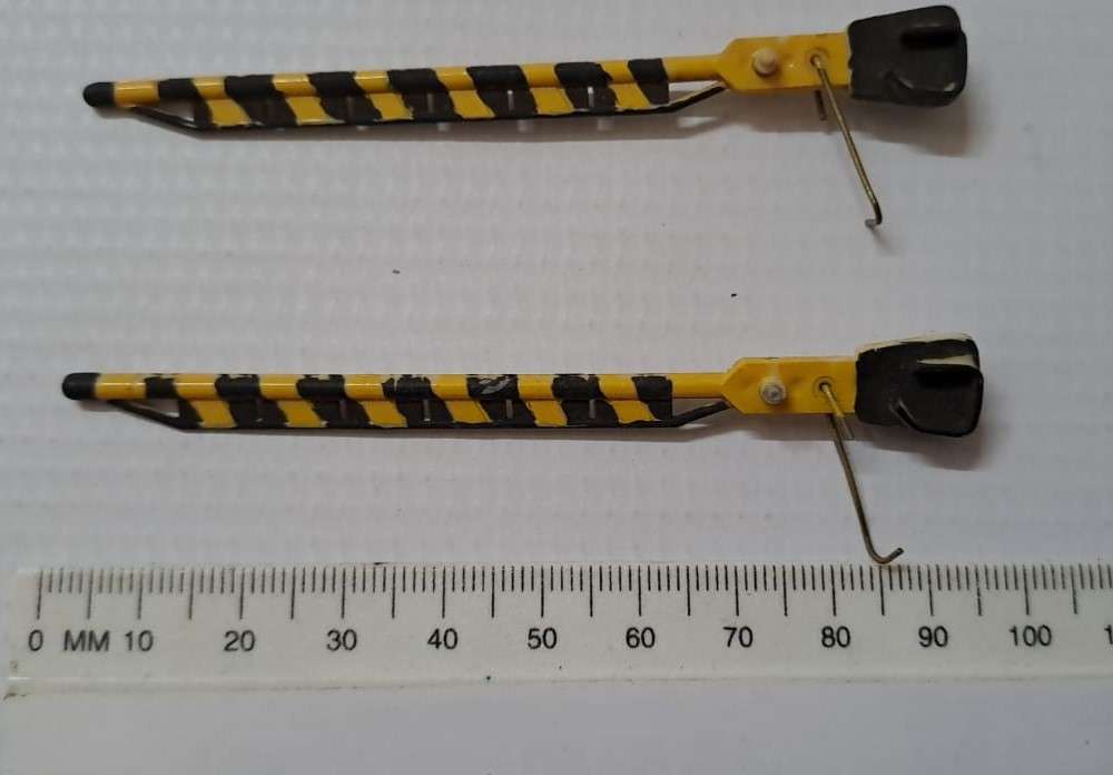 Model Trains HO-Scale 1 x Bag of 2 x Two plastic Railway replacing crossing gates only.