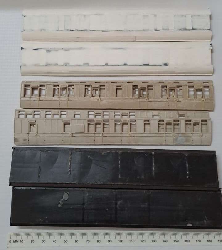 Model Trains HO-Scale 1 x Bag with two Passenger coaches as is. Selling as scrap.