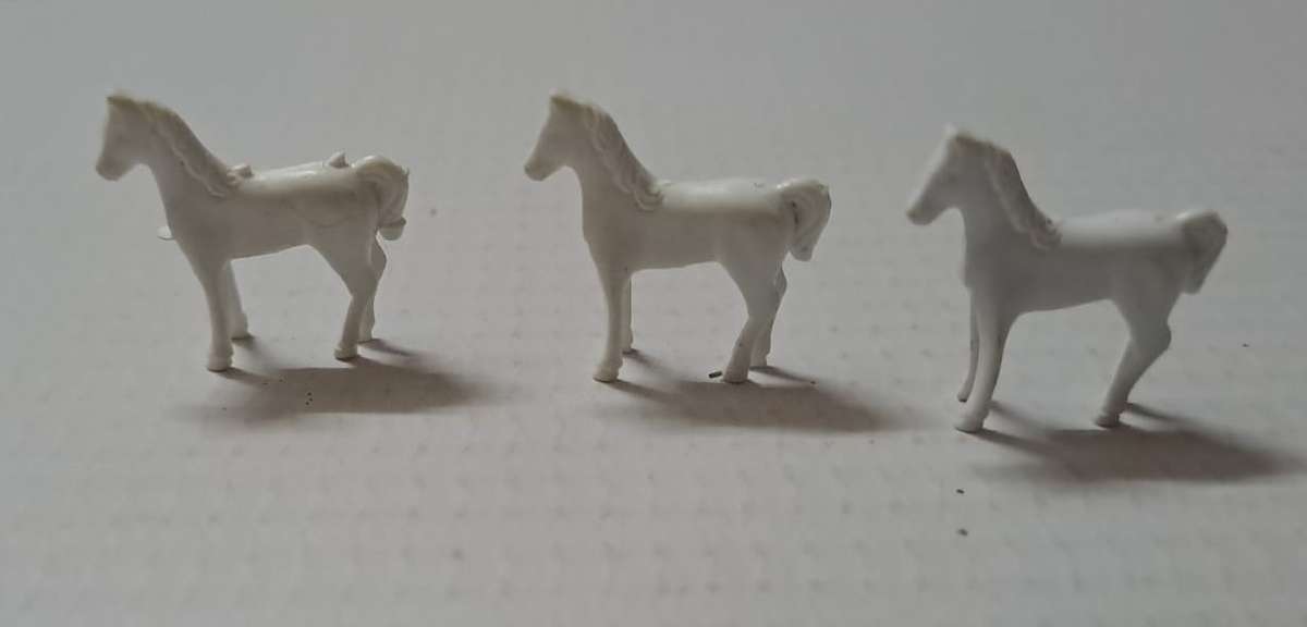 Model Trains HO-Scale 1 x Pack of Animals - Horses (3 units).