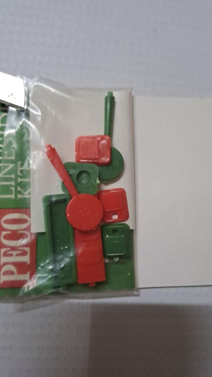 Model Trains HO-Scale 1 x Bag of Peco Weighing Machines (4 units).