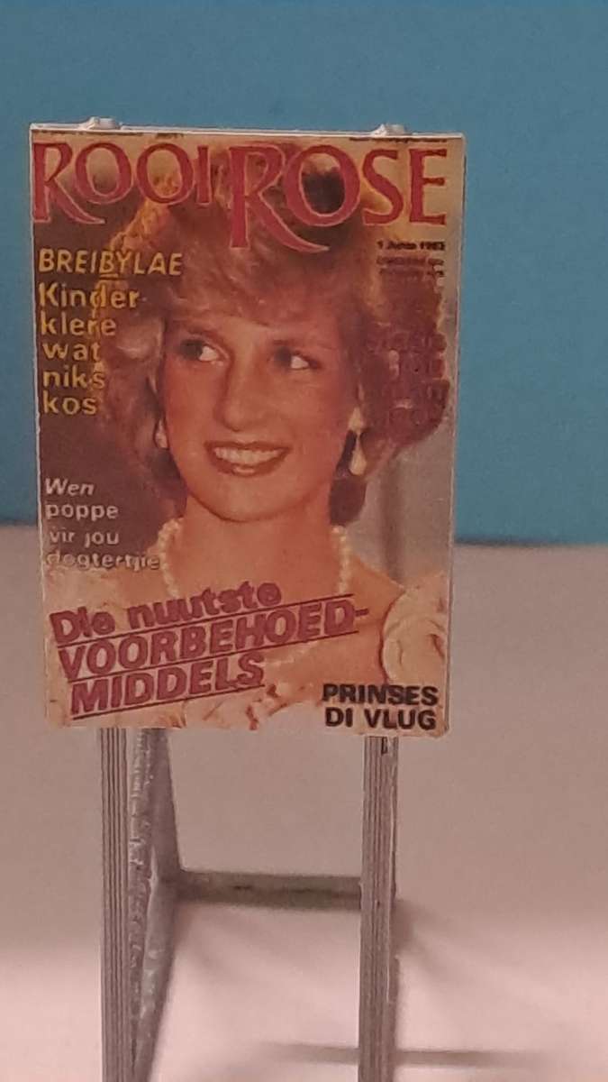 Model Trains HO 1 x Billboard 1983 + Rooi Rose - Lady Diana - 30mm x 41mm x 82mm