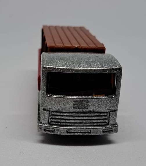 Model Trains/Cars HO-Scale 1 x Track with load.