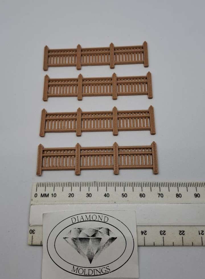 Model Trains HO 1 x Fence looks like wood (Pack of 4) - 70mm x 28mm x 3mm