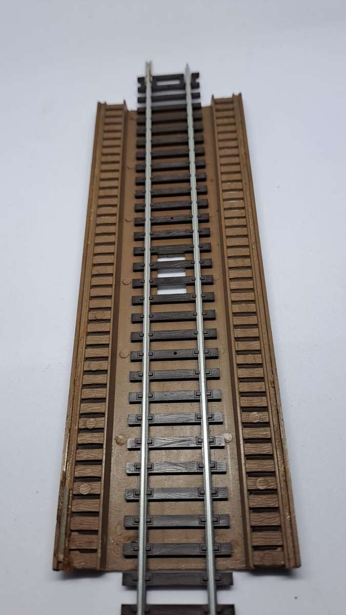 Model Trains H0-Scale 1 x Low bridge as is, no railings. (Plastic)