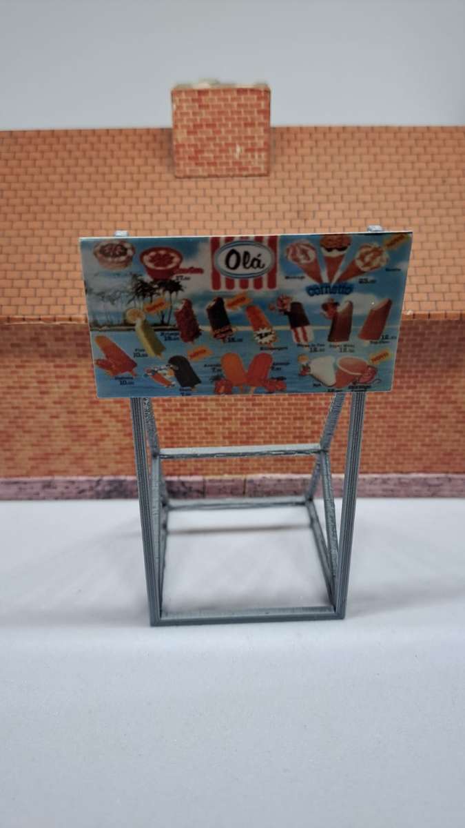 Model Trains HO 1 x Billboard 1980 + Ola - Cornetto - 50mm x 41mm x 82mm