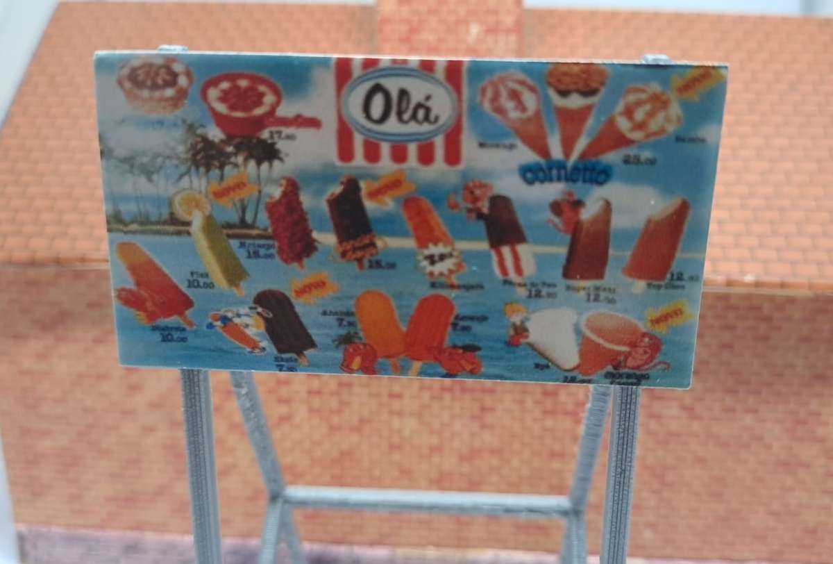 Model Trains HO 1 x Billboard 1980 + Ola - Cornetto - 50mm x 41mm x 82mm