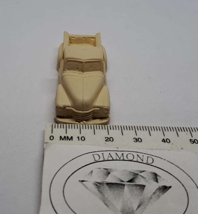 Model Trains HO - Chev. Cream (x1) for scrap yard (no wheels) - 54mm x 21mm x 17mm