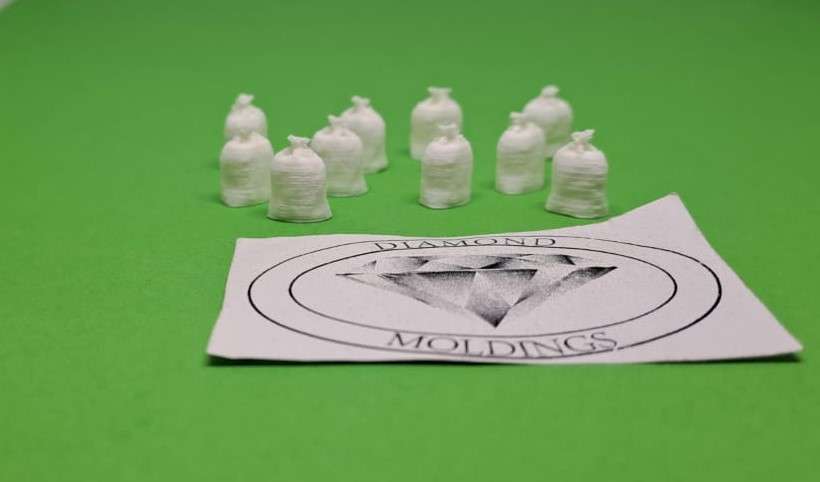 Model Trains N Scale - Flour bags (Lose, Upright) (10 pack) - 8mm x 5mm x 10mm