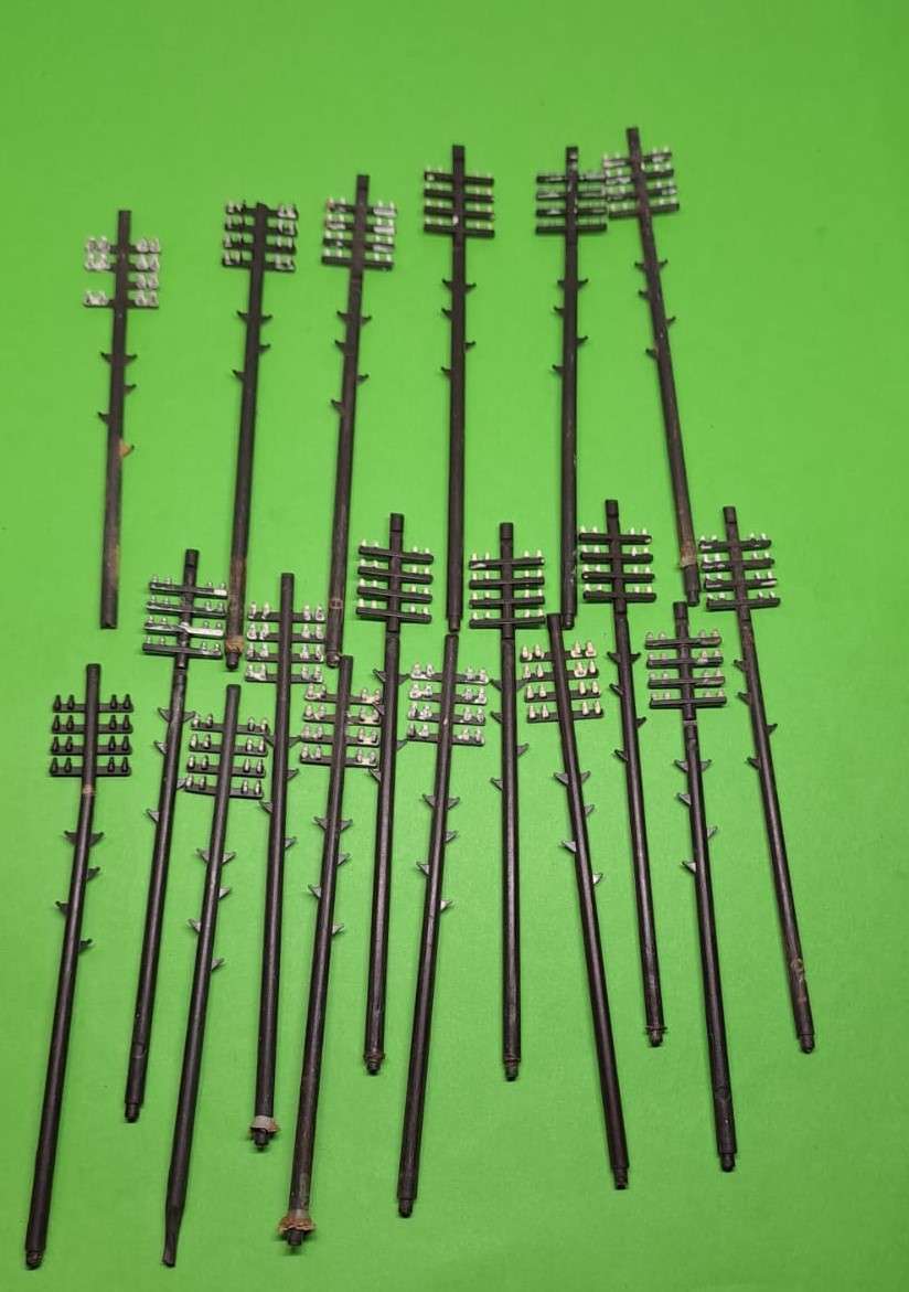 Model Trains HO 18 x Telephone Poles 16 lines with no basis plastic.