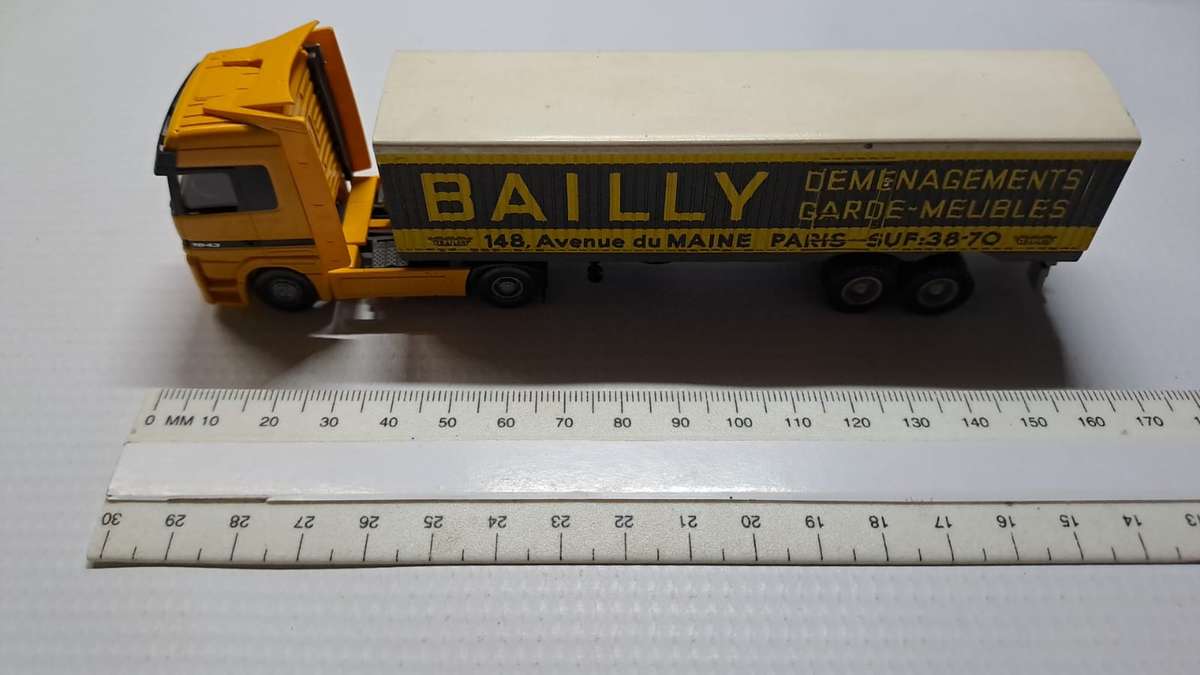 Model Trains/Track HO 1 x Bailly Meubels Truck.