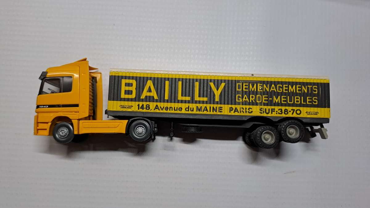 Model Trains/Track HO 1 x Bailly Meubels Truck.