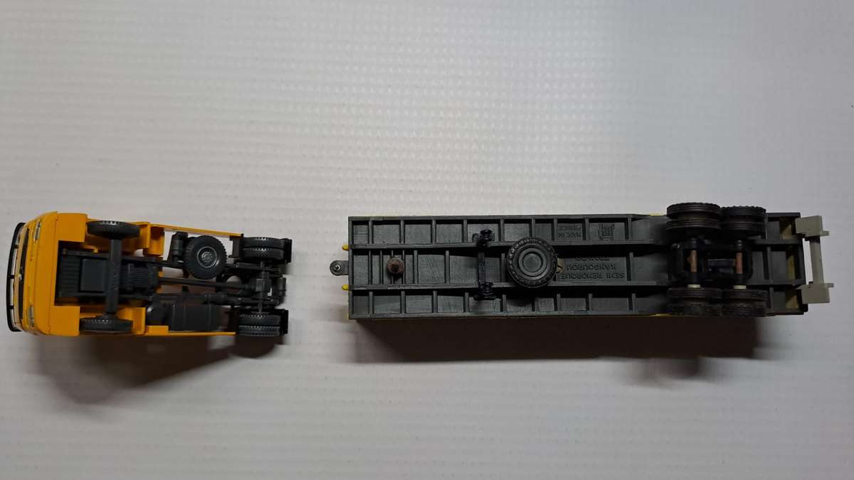 Model Trains/Track HO 1 x Bailly Meubels Truck.