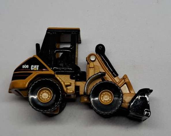 Model Trains/Track HO/N 1 x CAT Loader. 46 x 17 x 27mm