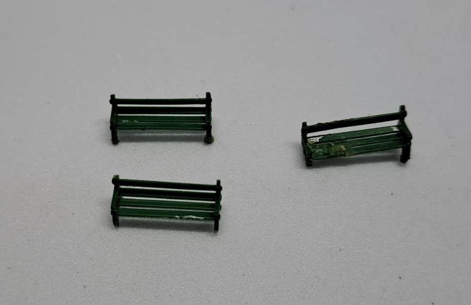 Model Trains N Scale 1 x Pack of 2 Benches + 1 Free broken leg.