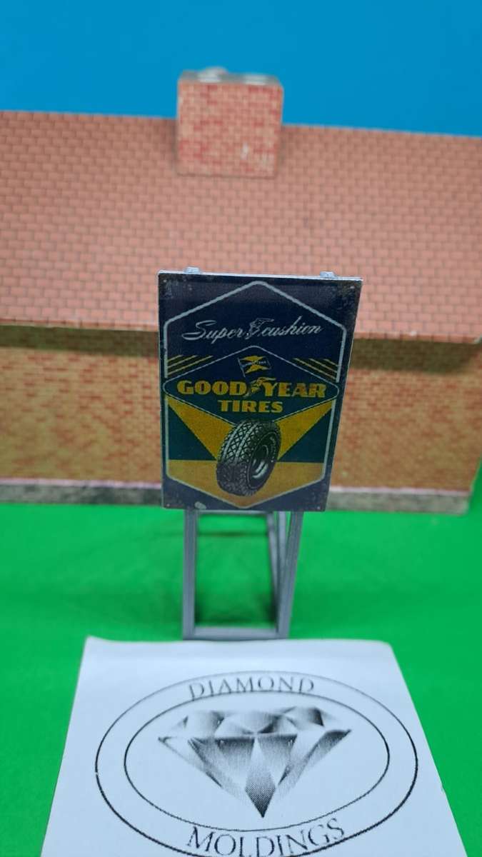 Model Trains HO 1 x Billboard 1960 + Good Year Tires - 30mm x 41mm x 82mm