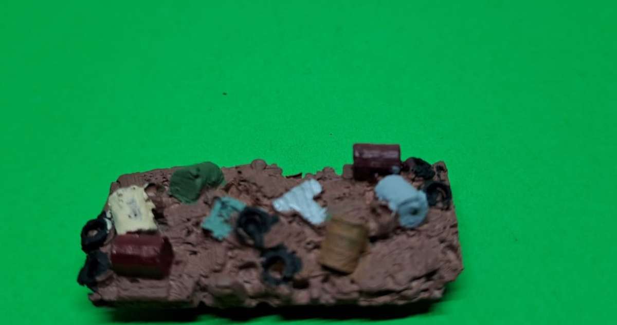 Model Trains N Scale - Mineral Load - Minerals (x1) Scrap Metal - 35mm x 17mm x 5mm