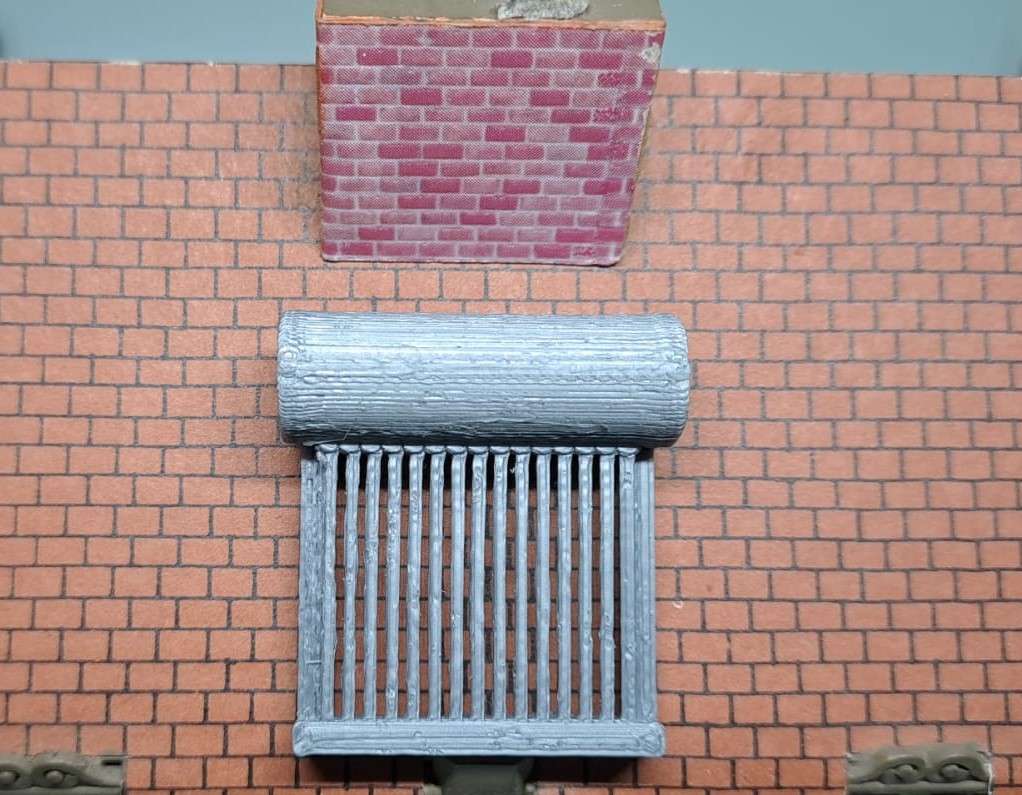 Model Trains HO 1 x Solar Geyser - 28mm x 30mm x 10mm