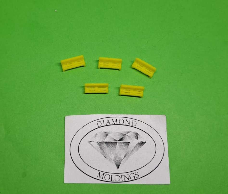 Model Trains N Scale - Station/Park Benches (x5) Yellow - 12mm x 3mm x 6mm