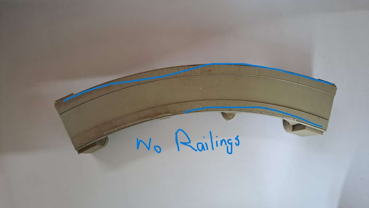 Model Trains HO Scale 1 x Railway Curved bridge. See pics. 340mm x 80mm x 70mm.