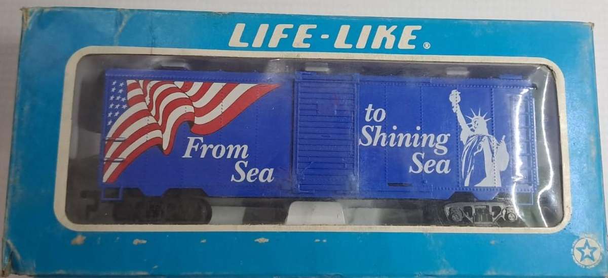 Model Trains HO 1 x Life-Like - Box Wagon - From Sea to Shining Sea, with plastic wheels & Horn Hook