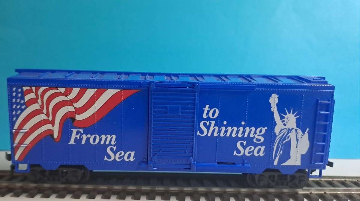 Model Trains HO 1 x Life-Like - Box Wagon - From Sea to Shining Sea, with plastic wheels & Horn Hook