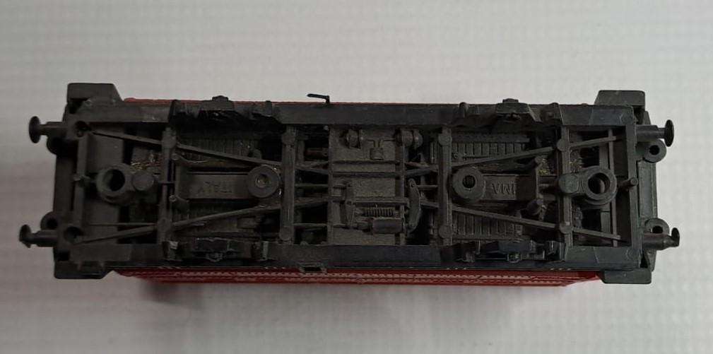 Model Trains H0 1 x ATSF Santa Fe Caboose, with no wheels & Horn no couplers.