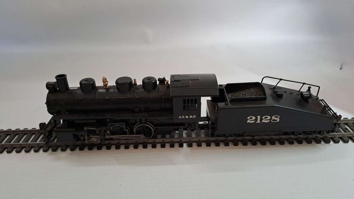 Model Trains HO 1 x Bachmann Steam Loco 0-6-0, with metal wheels & Kadee coupler.
