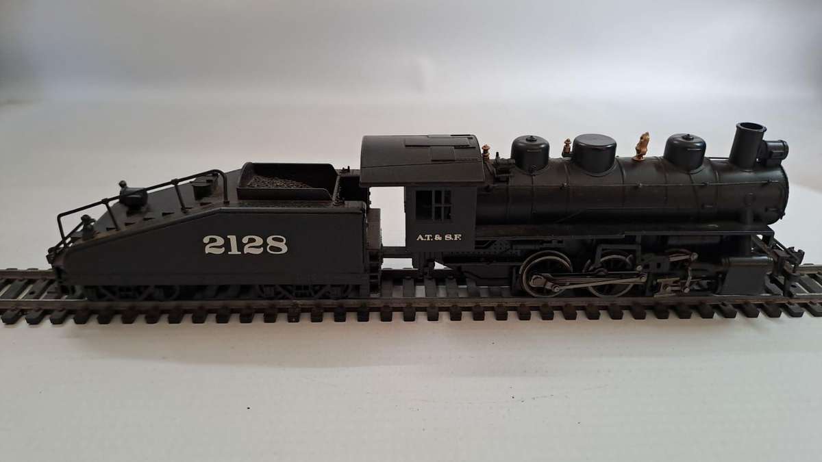 Model Trains HO 1 x Bachmann Steam Loco 0-6-0, with metal wheels & Kadee coupler.