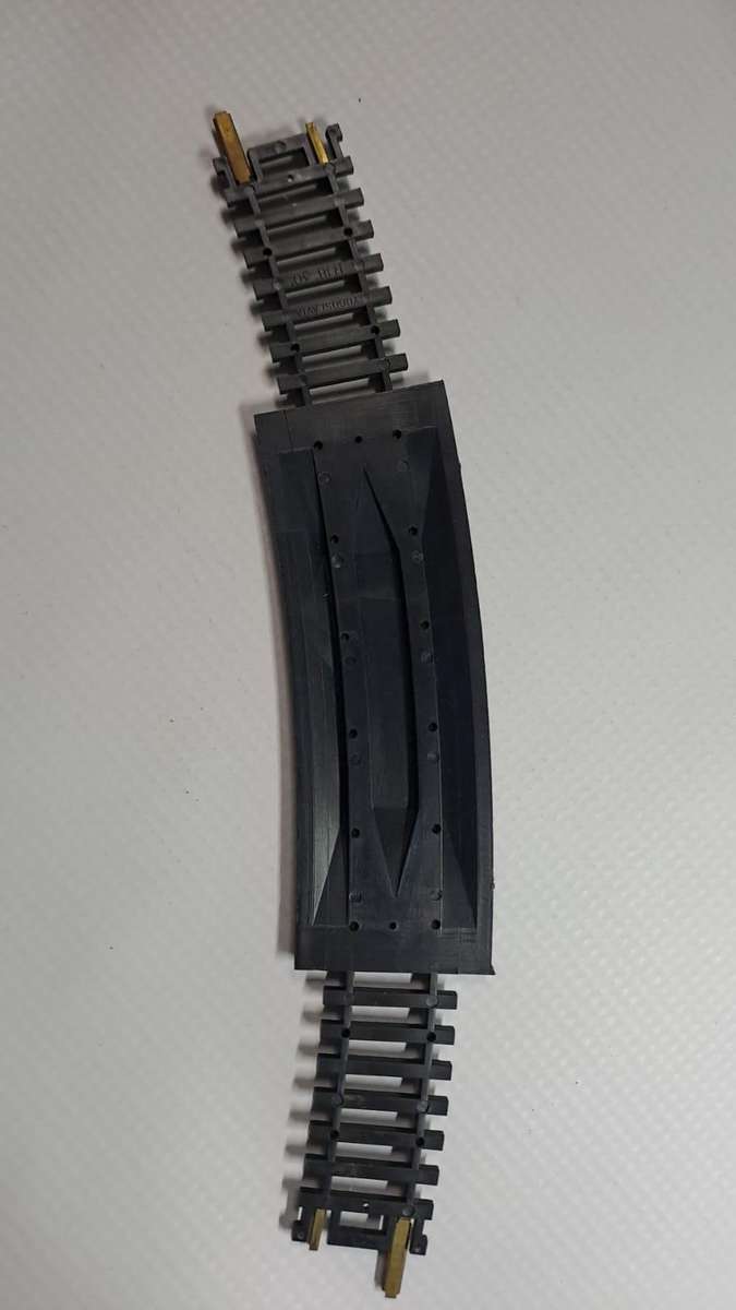 Model Trains H0-Scale - 1 x Re-railer curved.