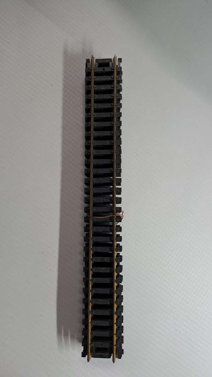 Model Trains H0-Scale - 1 x Lot of 6 x Track Straight. 229mm each.
