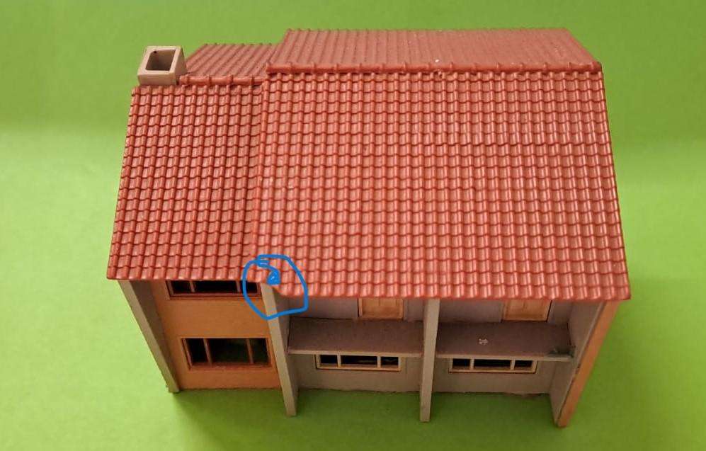 Model Trains H0-Scale 1/87 - 1 x Faller Double Story building. See pictures.