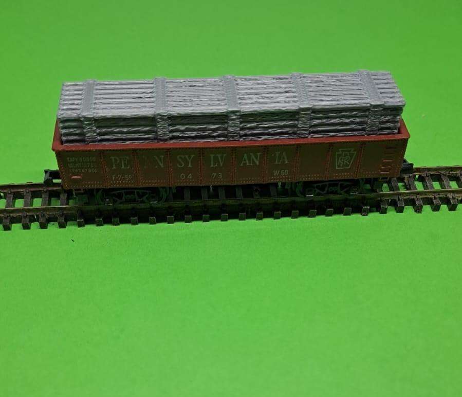 Model Trains N Scale - Pipe Load - Pipe Bundle (x56) Arnold Rapido (x1) (Longer- 77 x 15 x 13mm)