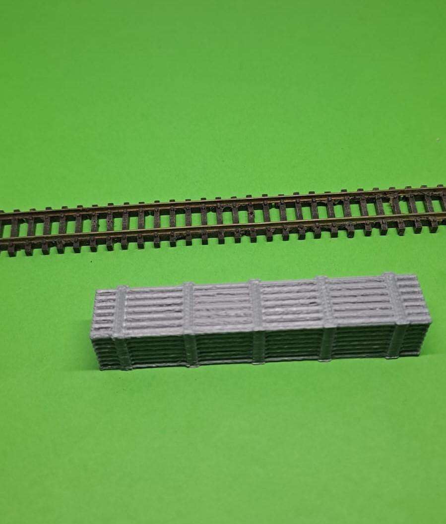 Model Trains N Scale - Pipe Load - Pipe Bundle (x56) Arnold Rapido (x1) (Longer- 77 x 15 x 13mm)