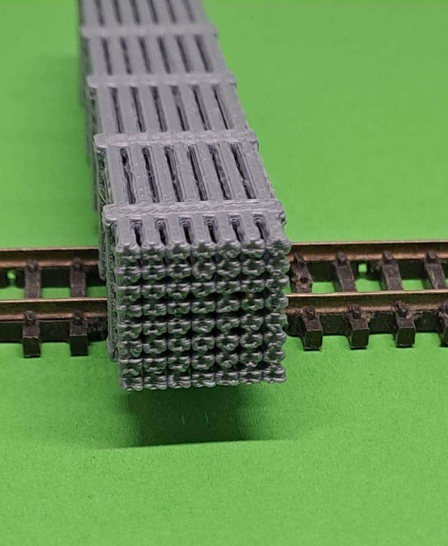 Model Trains N Scale - Pipe Load - Pipe Bundle (x56) Arnold Rapido (x1) (Longer- 77 x 15 x 13mm)