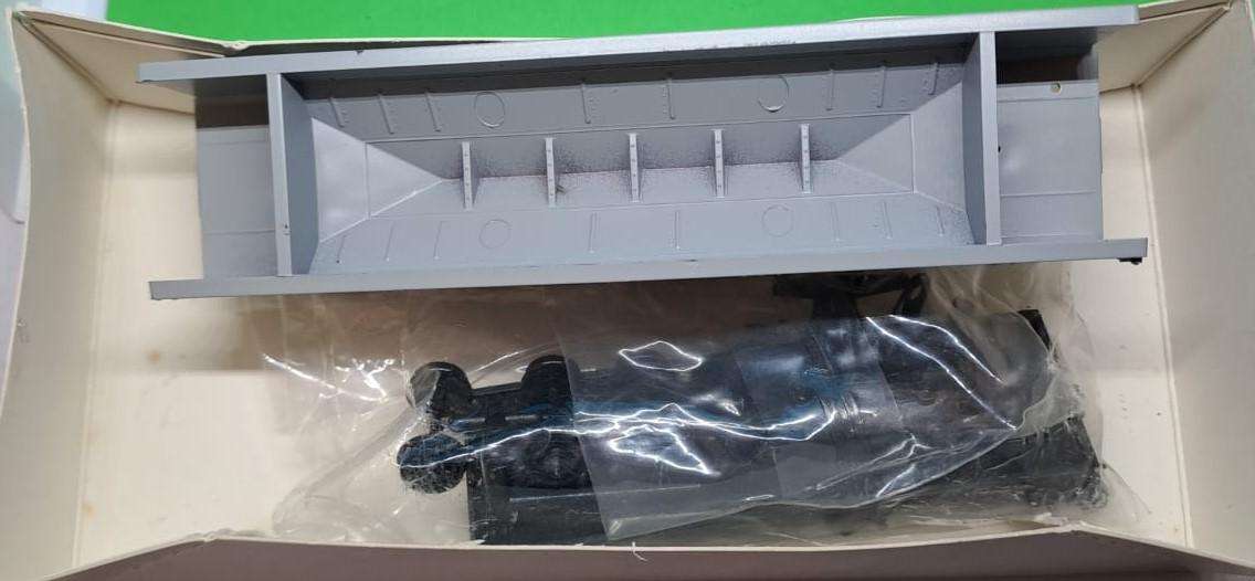 Model Trains H0 Scale - Convertible Gondola or Ballast Car, with plastic wheels & Horn hook couplers