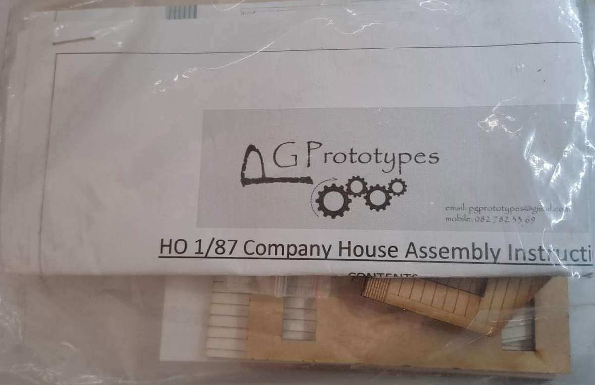 Model Trains H0 Scale - Company MDF House kit.