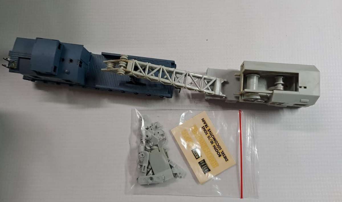Model Trains HO 1 x Breakdown Rail Crane, & Athearn Work Caboose Freight Car.