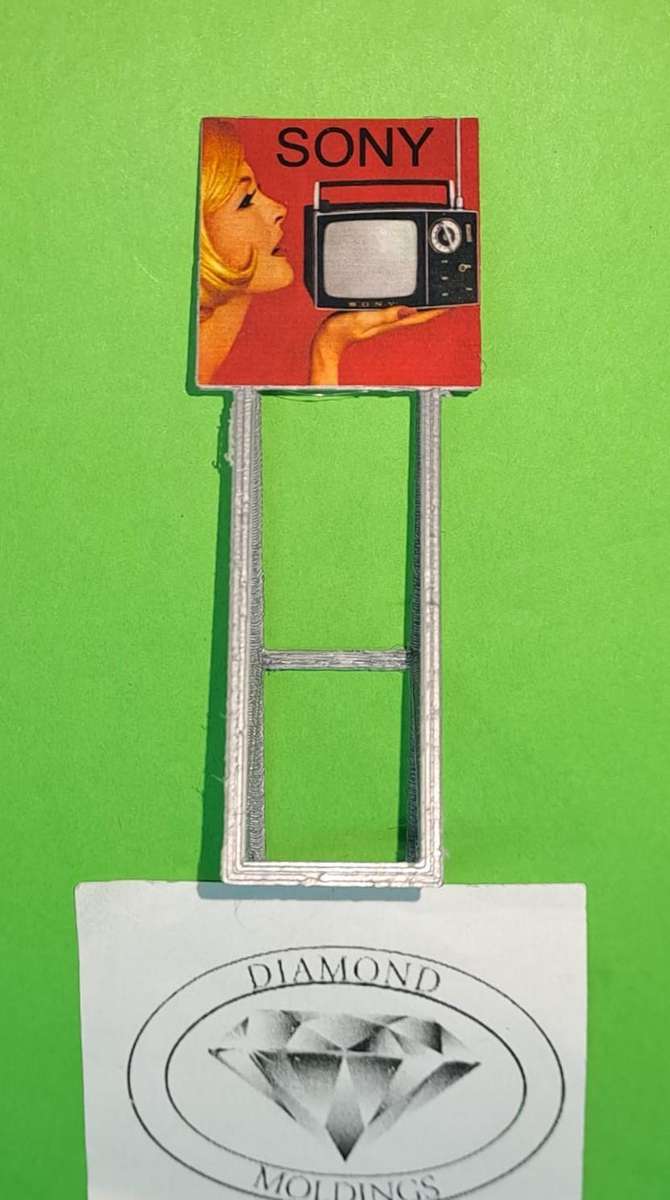 Model Trains HO 1 x Billboard 1960 + Sony TV - 30mm x 41mm x 82mm