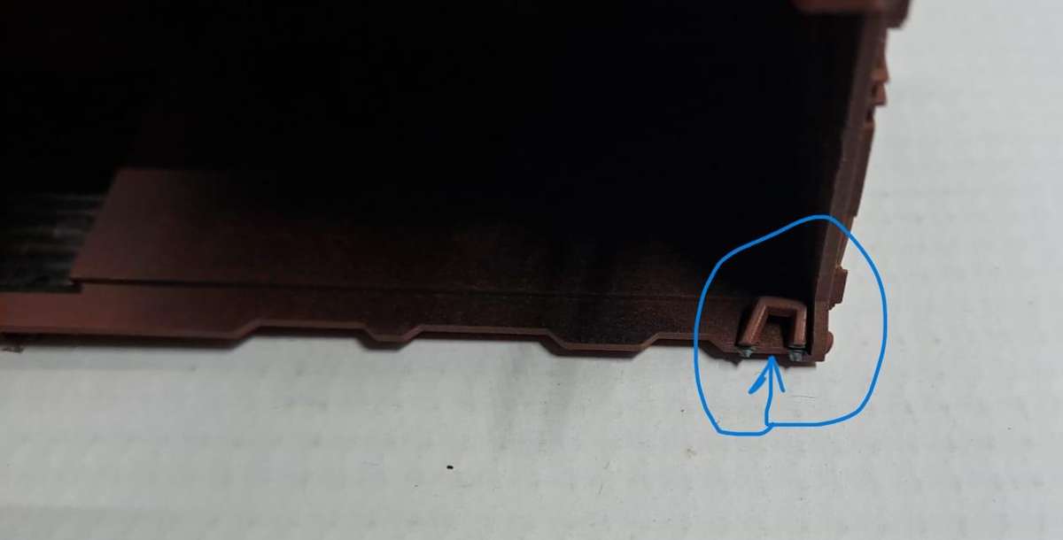 Model Trains HO 1 x Athearn 40' Box Car, Grand Trunk, with plastic wheels & Horn hook couplers.