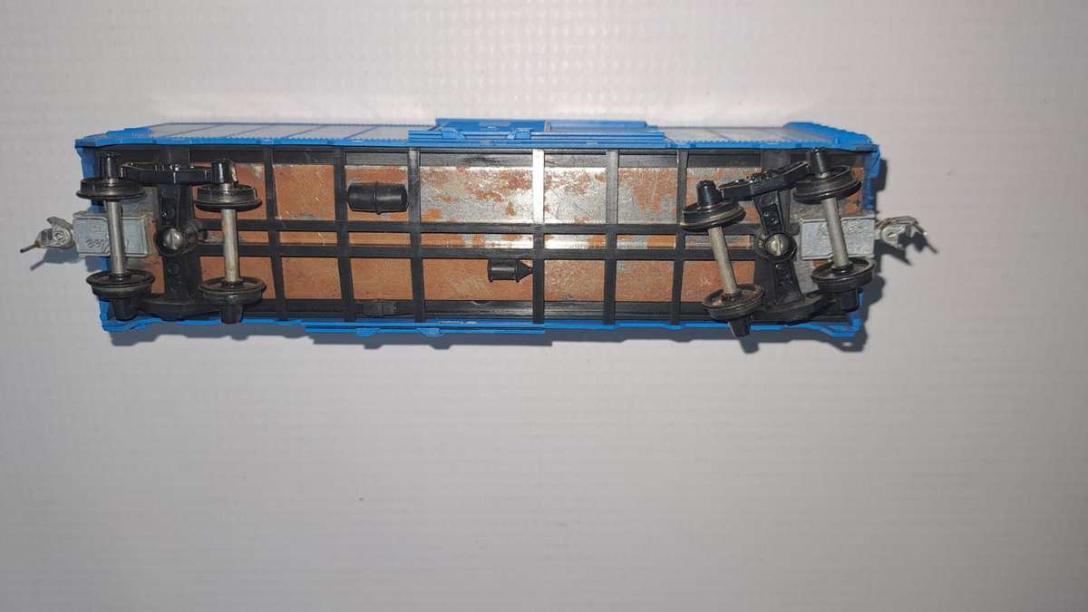 Model Trains HO 1 x 40' Box Wagon - Great Northern, plastic wheels & KD couplers.